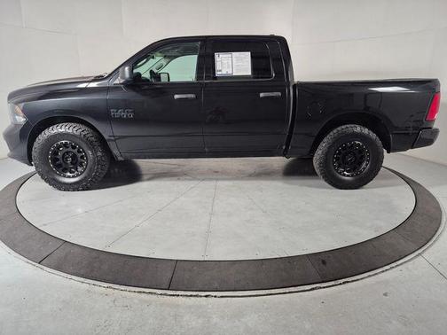 Brilliant Black Crystal Pearlcoat 2017 RAM 1500 Express