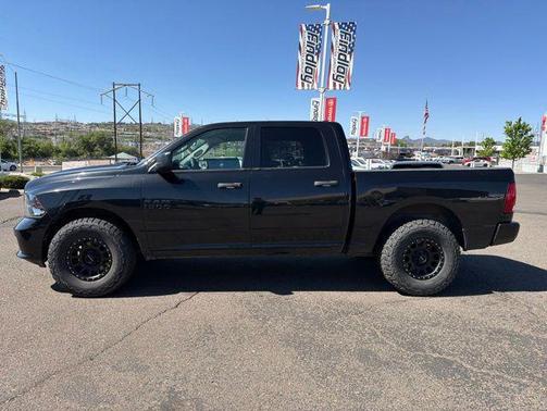 Brilliant Black Crystal Pearlcoat 2017 RAM 1500 Express