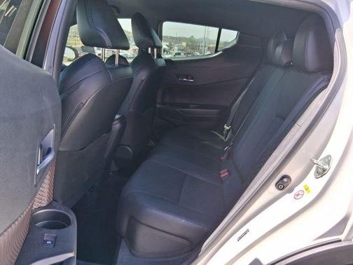 Blizzard Pearl w/Black Roof 2019 Toyota C-HR Limited