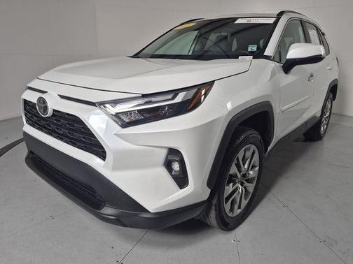Wind Chill Pearl 2025 Toyota RAV4 XLE Premium