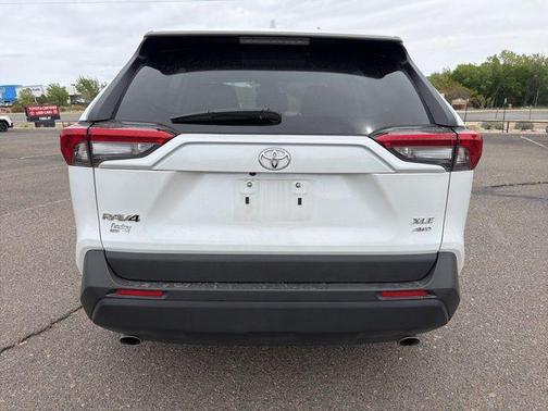 Wind Chill Pearl 2025 Toyota RAV4 XLE Premium