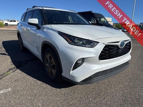 2022 Toyota Highlander Hybrid XLE