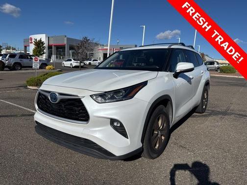 2022 Toyota Highlander Hybrid XLE