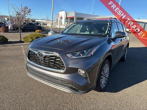 2023 Toyota Highlander Platinum