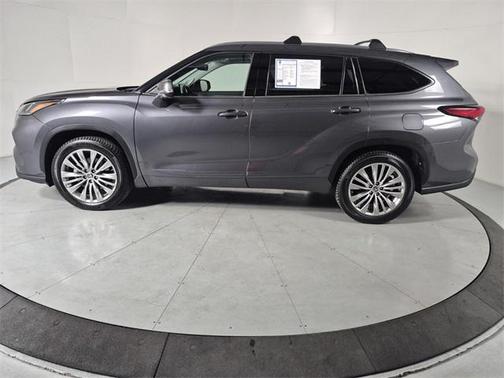 2023 Toyota Highlander Platinum