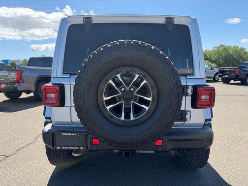Silver Zynith Clearcoat 2024 Jeep Wrangler Rubicon 392