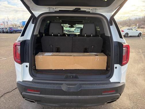 2022 GMC Acadia AWD AT4