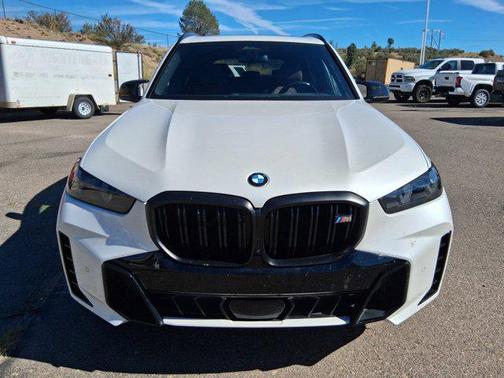 Mineral White Metallic 2024 BMW X5 M60i