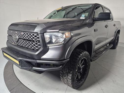Magnetic Gray Metallic 2018 Toyota Tundra SR5