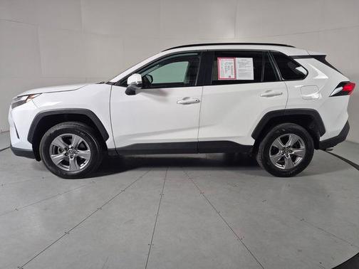 Ice Cap 2024 Toyota RAV4 XLE