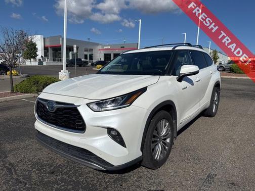 2021 Toyota Highlander Hybrid Platinum