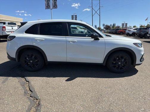 Platinum White Pearl 2023 Honda HR-V AWD Sport