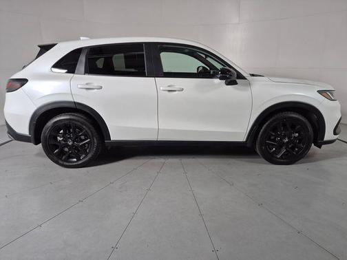 Platinum White Pearl 2023 Honda HR-V AWD Sport