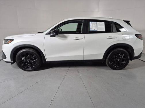 Platinum White Pearl 2023 Honda HR-V AWD Sport
