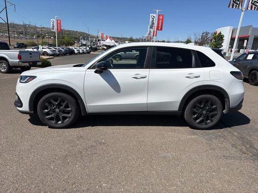 Platinum White Pearl 2023 Honda HR-V AWD Sport