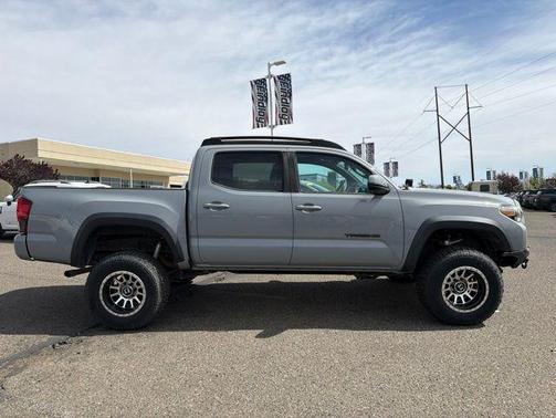 Cement 2019 Toyota Tacoma TRD Off Road