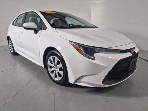 Super White 2021 Toyota Corolla LE