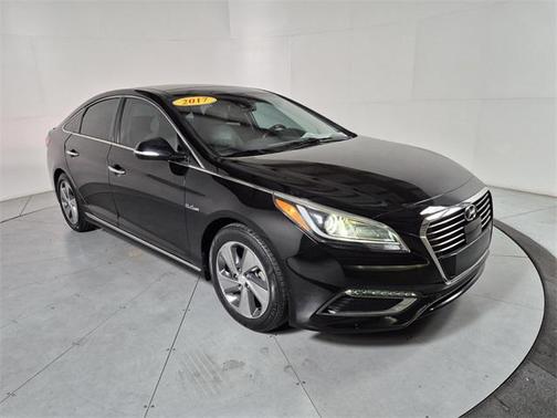 2017 Hyundai SONATA Hybrid Limited
