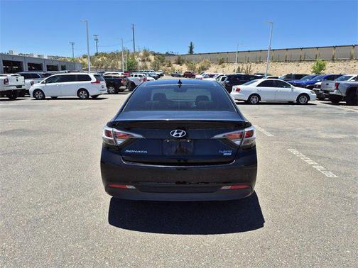 2017 Hyundai SONATA Hybrid Limited