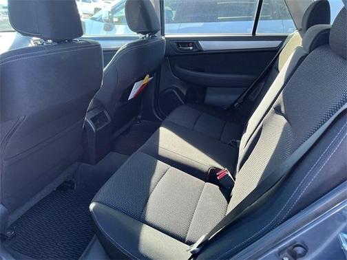 Photo 3 of 4 of 2015 Subaru Outback 2.5i Premium