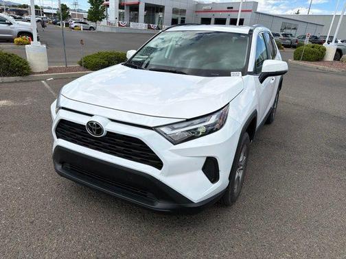 Ice Cap 2025 Toyota RAV4 XLE
