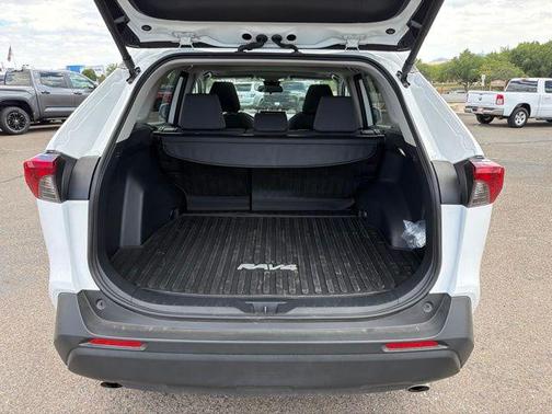 Ice Cap 2025 Toyota RAV4 XLE