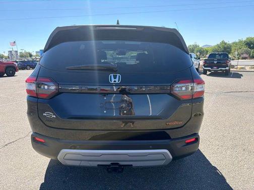 Crystal Black Pearl 2025 Honda Pilot TrailSport