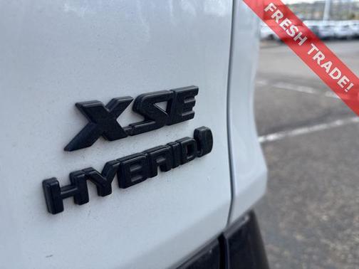 2024 Toyota RAV4 Hybrid SE