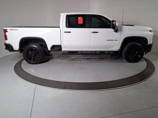 Summit White 2022 Chevrolet Silverado 2500 Custom