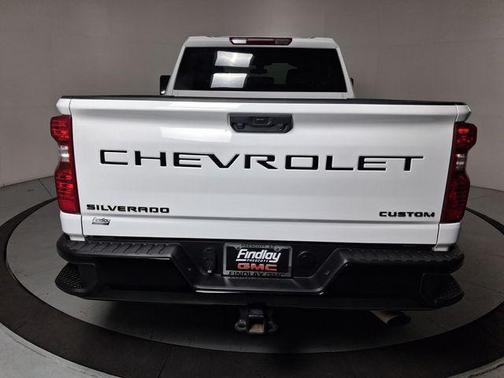 Summit White 2022 Chevrolet Silverado 2500 Custom