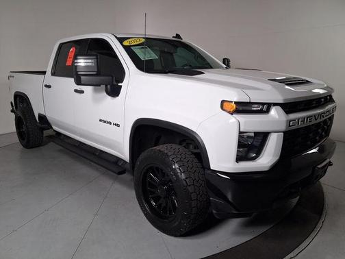 Summit White 2022 Chevrolet Silverado 2500 Custom