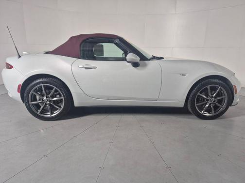Ceramic Metallic 2018 Mazda MX-5 Miata Grand Touring