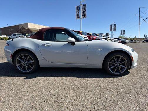 Ceramic Metallic 2018 Mazda MX-5 Miata Grand Touring