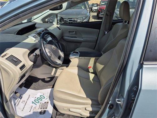 2014 Toyota Prius v Five