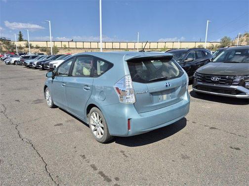 2014 Toyota Prius v Five