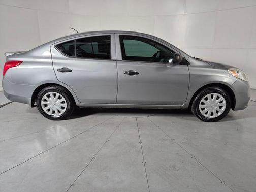 Magnetic Gray Metallic 2014 Nissan Versa 1.6 S+