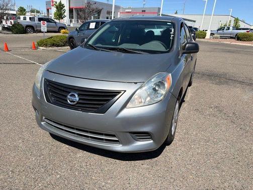 Magnetic Gray Metallic 2014 Nissan Versa 1.6 S+