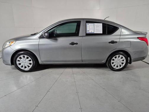 Magnetic Gray Metallic 2014 Nissan Versa 1.6 S+