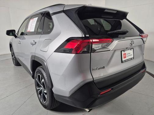 Silver Sky Metallic 2020 Toyota RAV4 LE