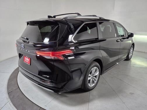 2025 Toyota Sienna Limited 7-Passenger