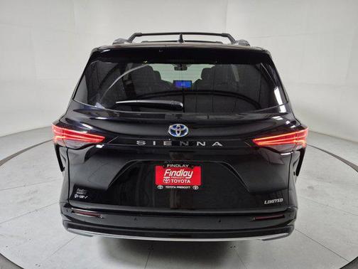 2025 Toyota Sienna Limited 7-Passenger