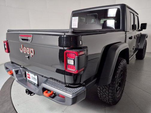 Black Clearcoat 2024 Jeep Gladiator Mojave