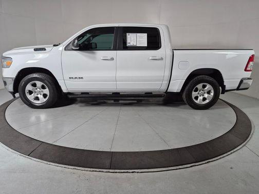 Bright White Clearcoat 2022 RAM 1500 Big Horn/Lone Star