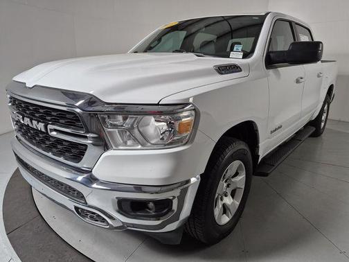 Bright White Clearcoat 2022 RAM 1500 Big Horn/Lone Star