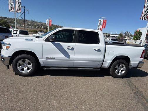 Bright White Clearcoat 2022 RAM 1500 Big Horn/Lone Star