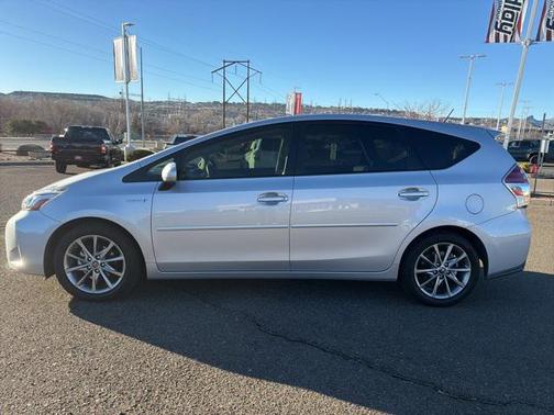 2015 Toyota Prius v Five