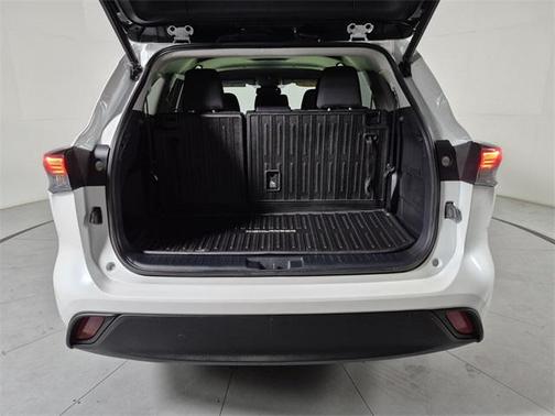 2023 Toyota Highlander Hybrid LE
