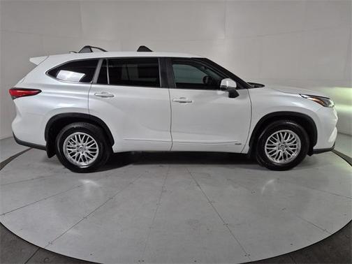 2023 Toyota Highlander Hybrid LE