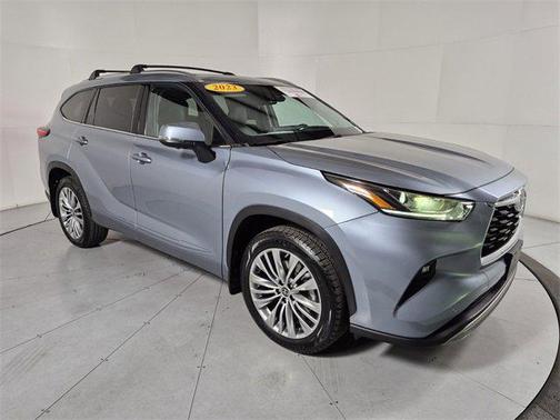 2023 Toyota Highlander Platinum