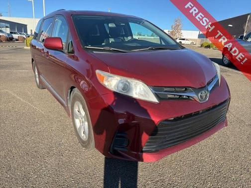2018 Toyota Sienna LE